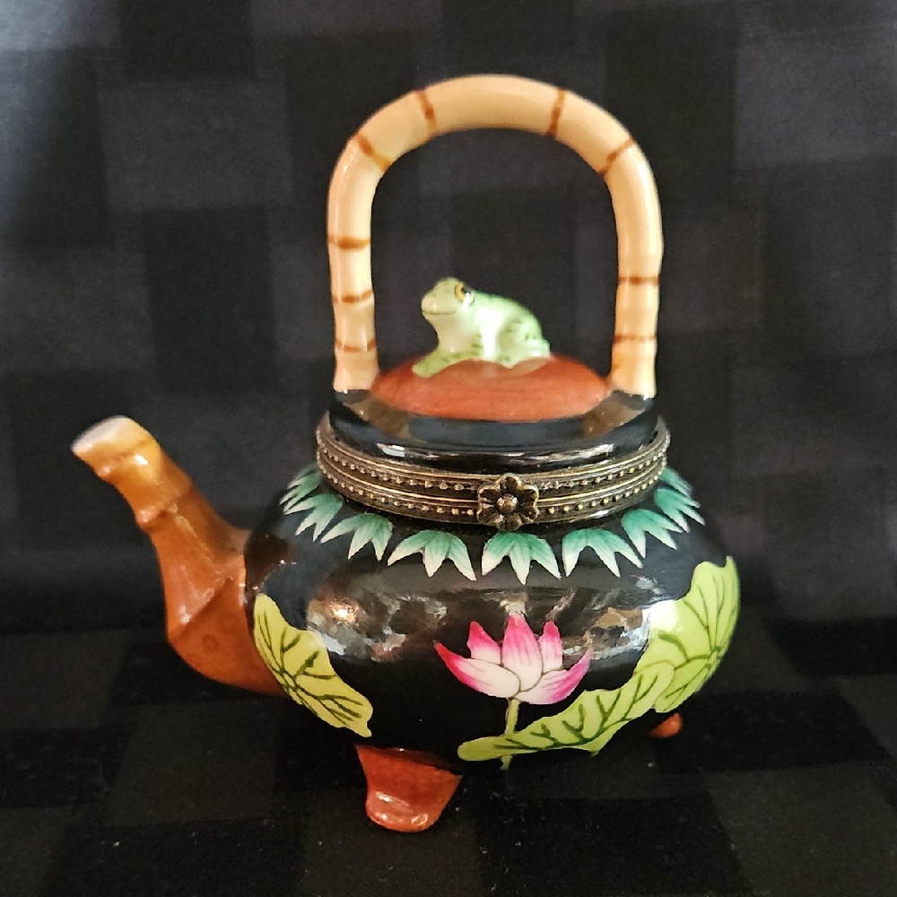 CBK Ltd. Ceramic Frog & Lotus Teapot Hinged Trinket Box Whimsical 3D Figural